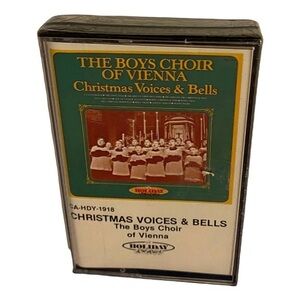 The Boys Choir Of Vienna – Christmas Voices & Bells.